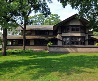 Frank Lloyd Wright's Bradley house set in grounds and woodland