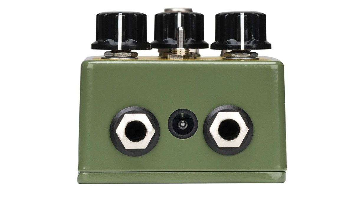 Top-mounted jacks save a bit of room on your pedalboard.