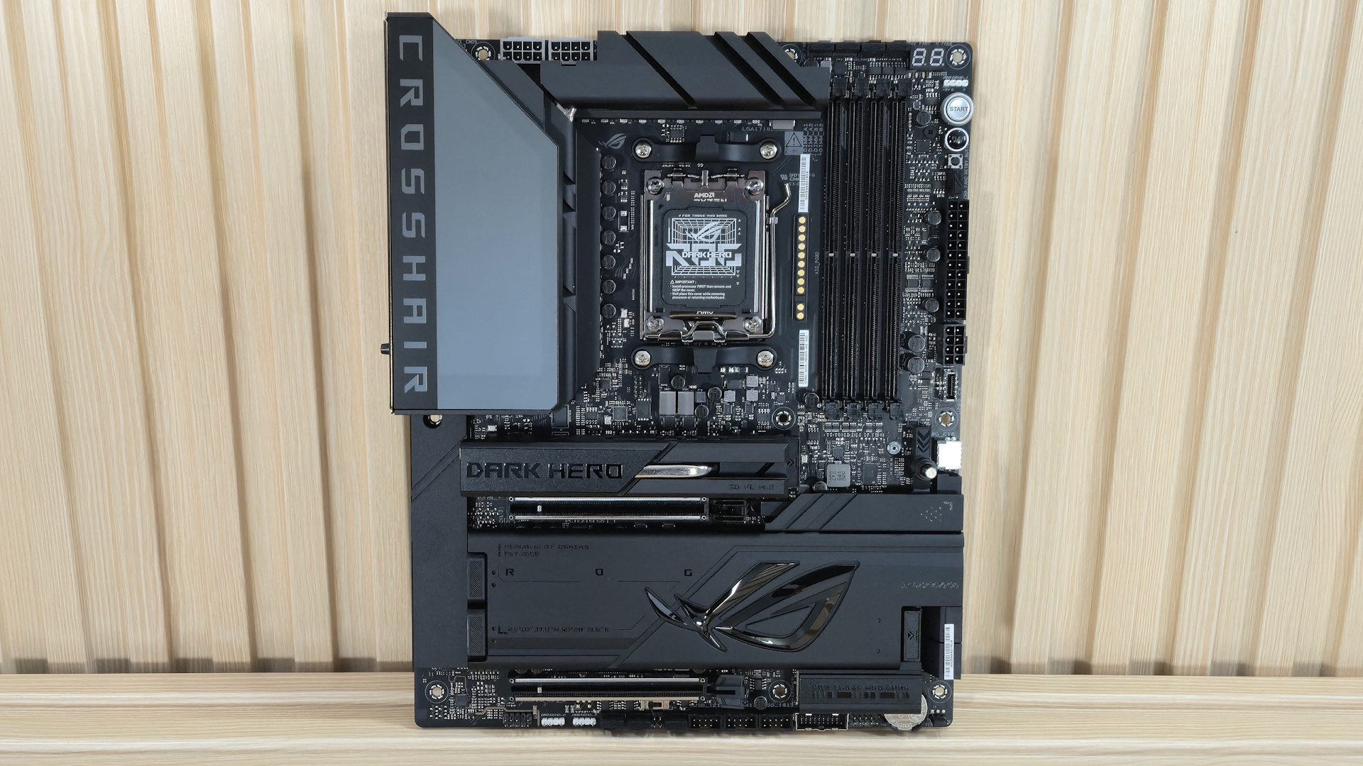Asus ROG Crosshair X870E Dark Hero - Board images