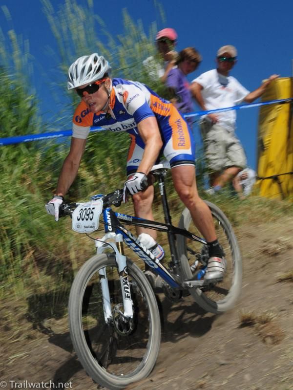 Katie Compton (Rabobank Giant) shot out to a 40 second lead