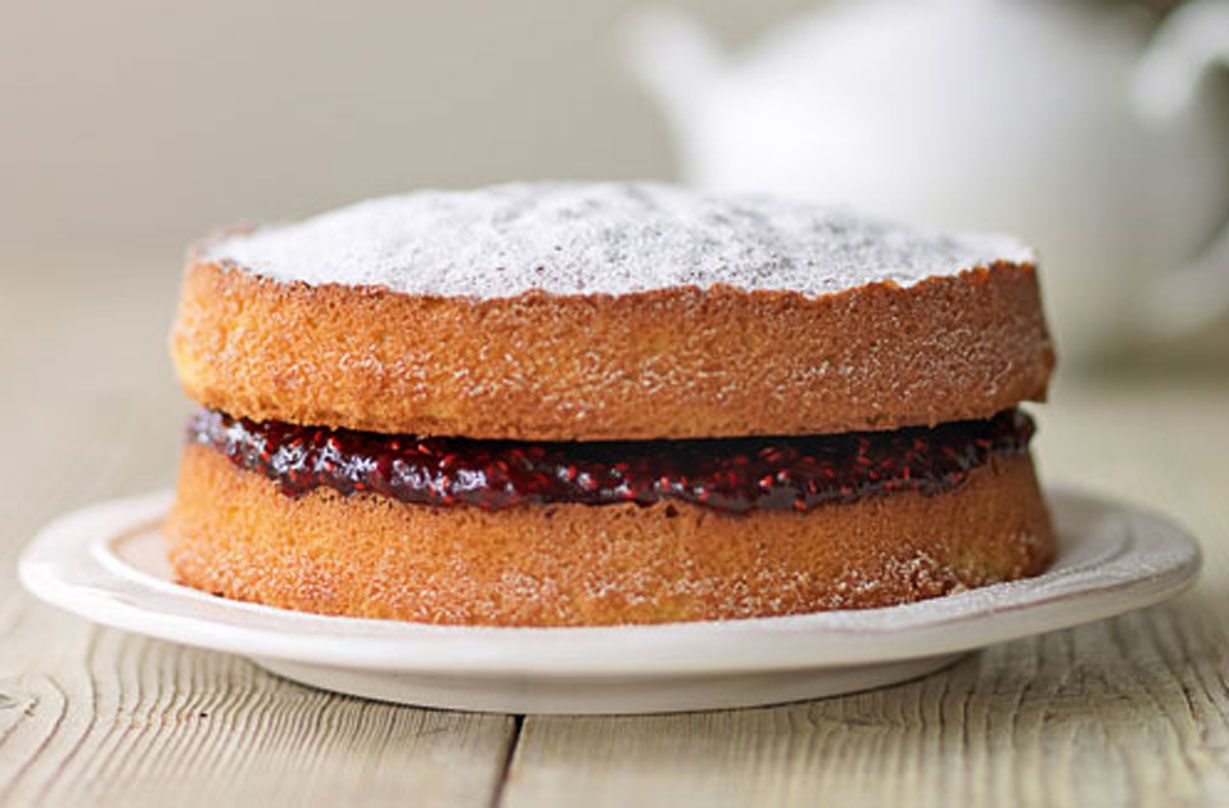 Rosemary Shrager&#039;s Victoria sponge cake