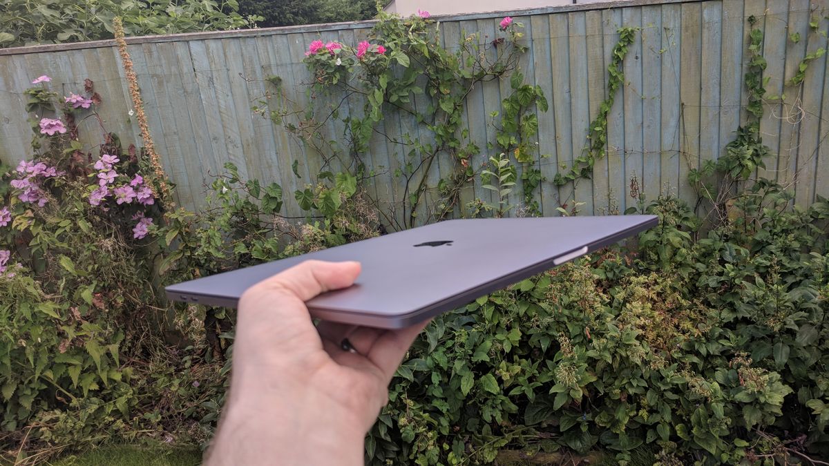 macbook pro 2018 15 inch i7 battery