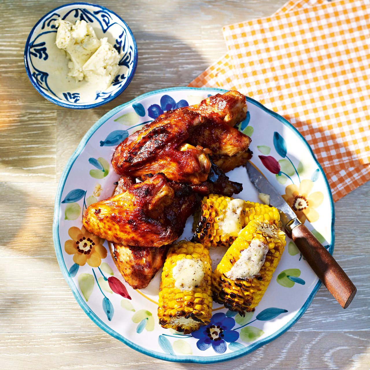 Sticky, Spicy Chicken Wings 