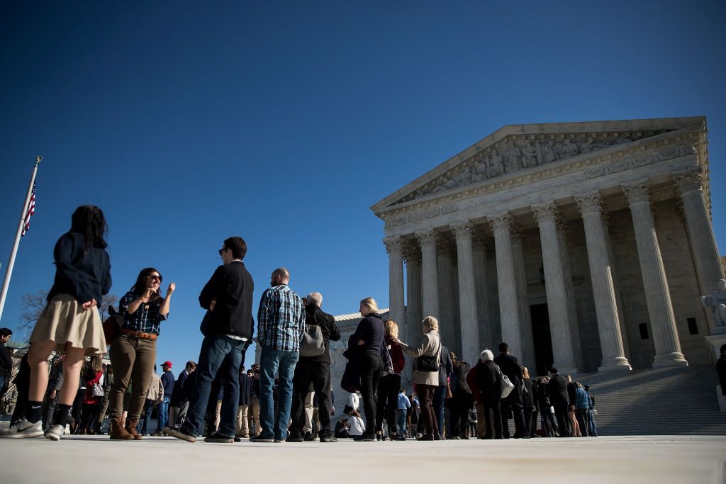 A line outside of the Supreme Court.