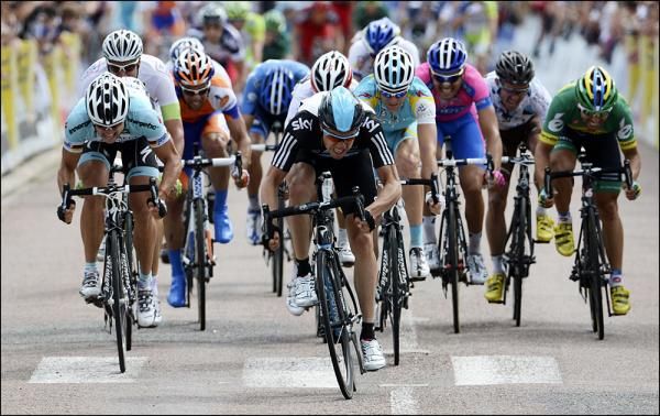 The sprint into La Clayette was won by Boasson Hagen