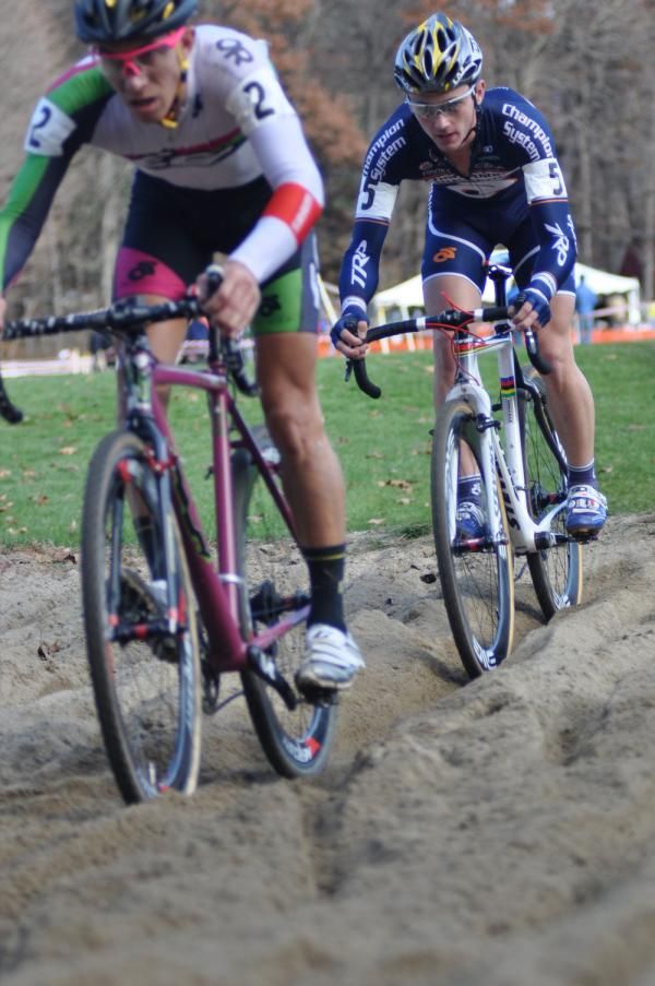 Luca Damiani (El Gato) leads Luke Keough (Champion System p/b Keough Cyclocross) through the sand.