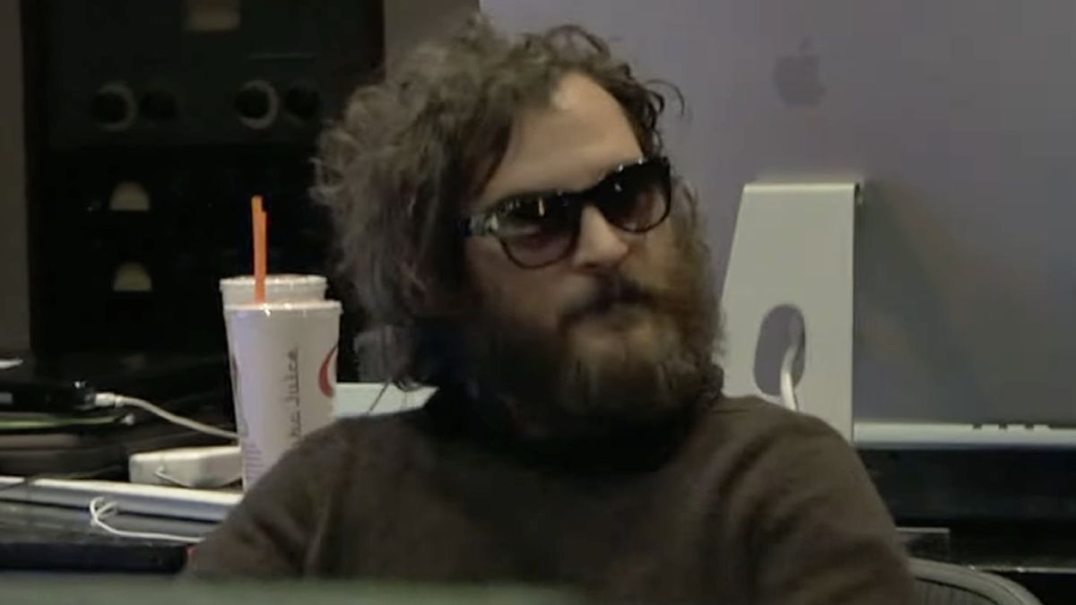 16 Years After Notoriously Disastrous David Letterman Appearance, Joaquin Phoenix Attempts To Explain What He Was Thinking