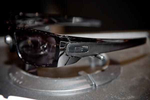 The sides of the Fuel Cell feature a neat polished/matte dual finish.