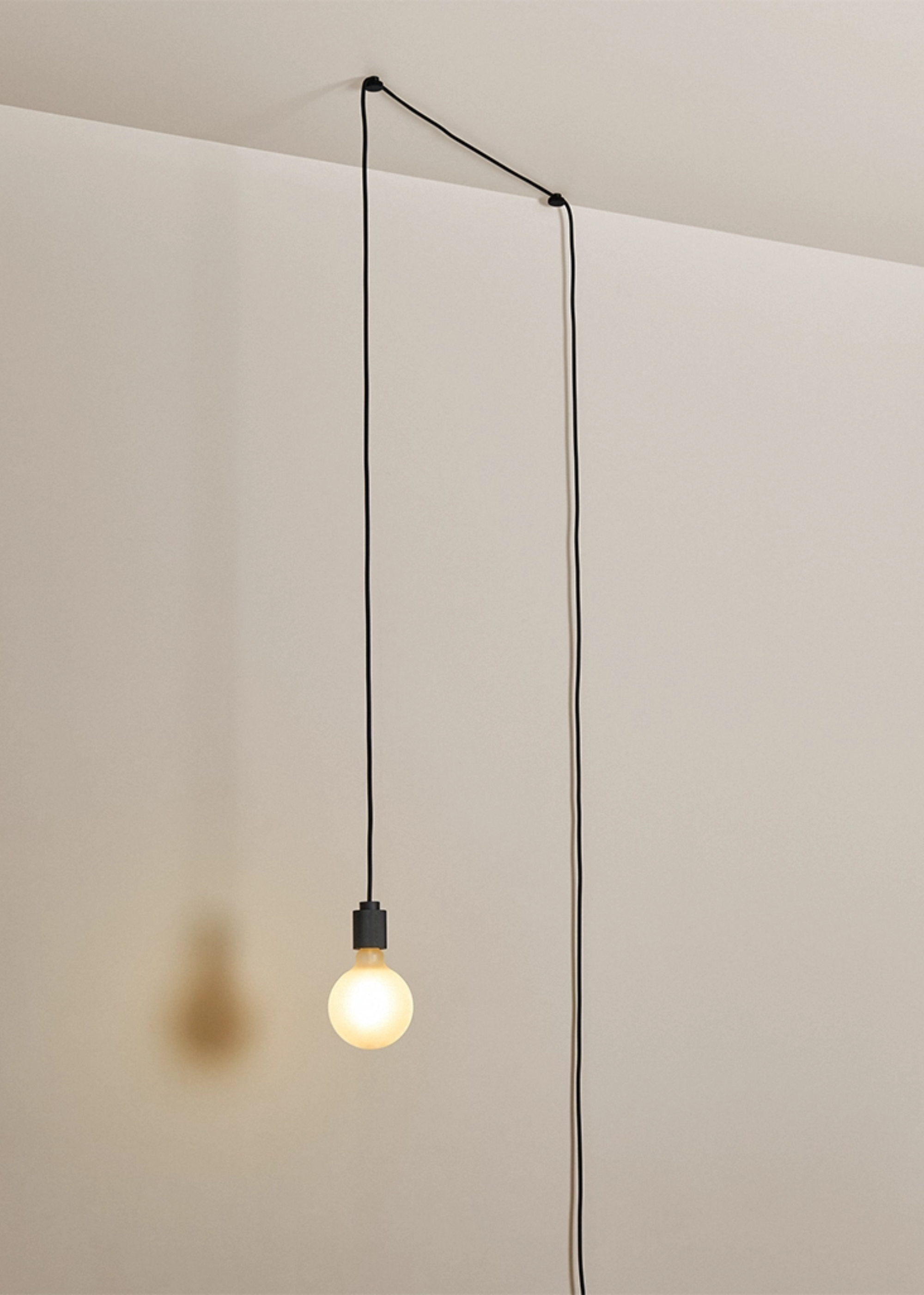 Dowsing and Reynolds, Long Cable Pendant Light