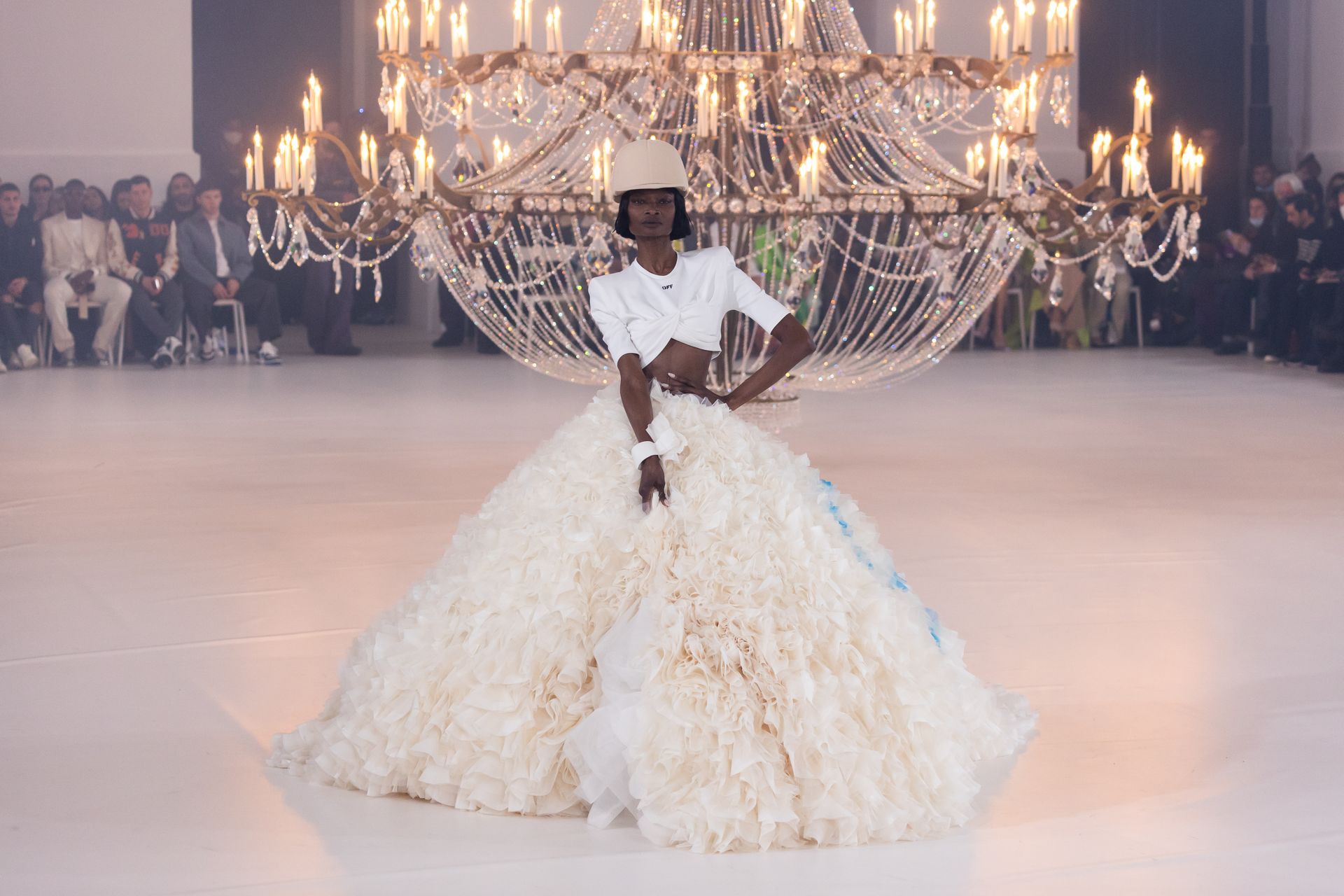 jwcV6eosFiBBiervB69qhh-320-80 The Most Iconic and Unforgettable Fashion Week Collections