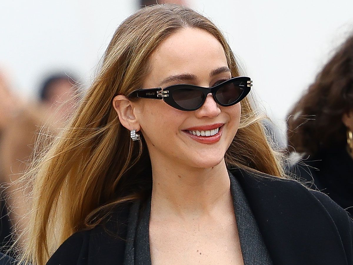 Jennifer Lawrence wearing affordable amazon shoes