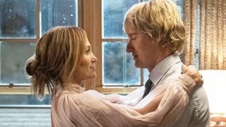 (L-R) Jennifer Lopez as Katalina "Kat" Valdez and Owen Wilson as Charlie Gilbert in "Marry Me"