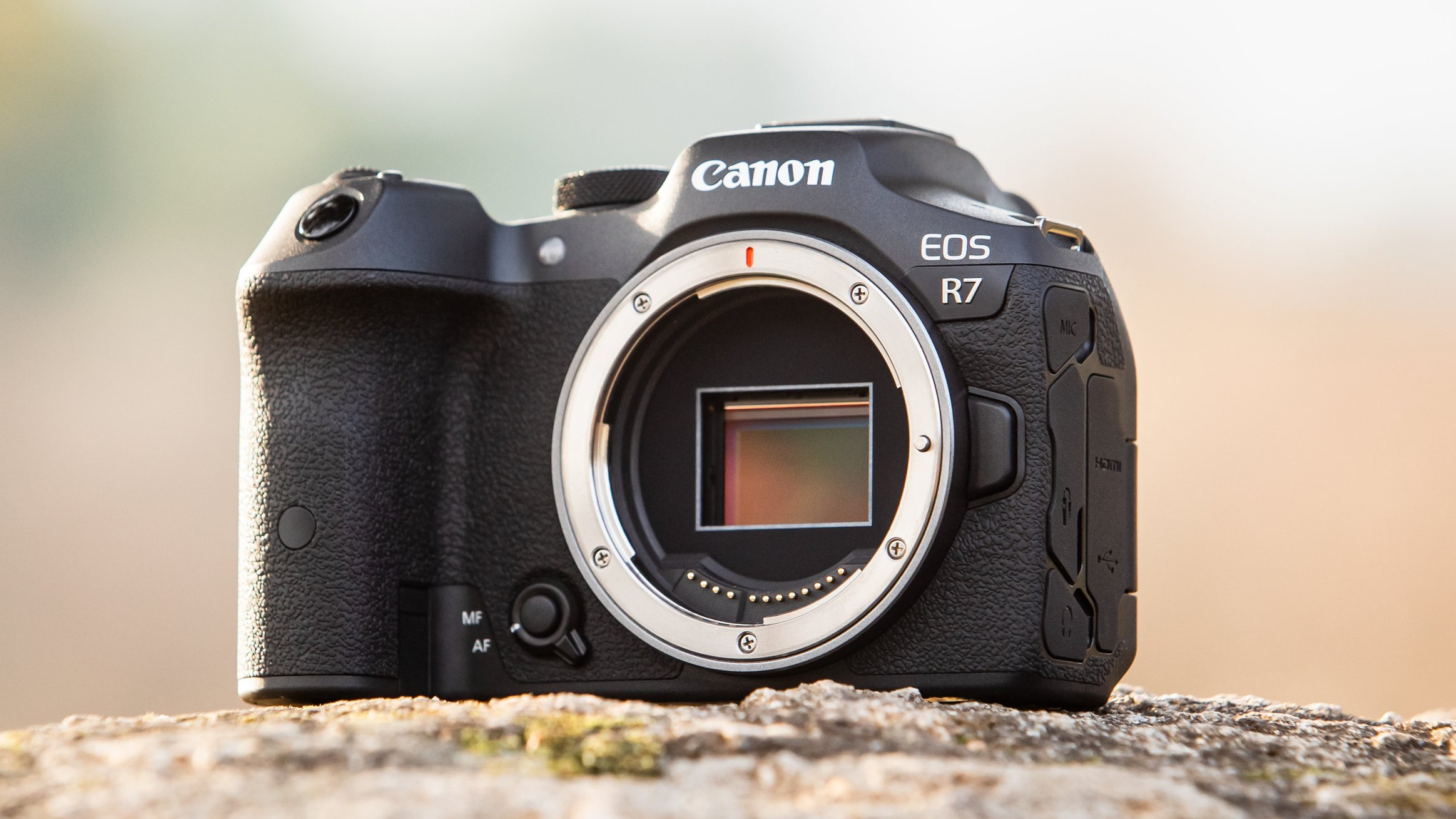 Canon EOS R7