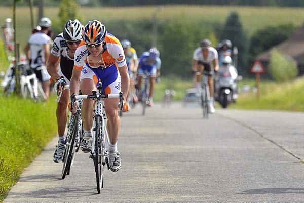 Nick Nuyens (Rabobank) leads Frank Hoj (Saxo Bank)