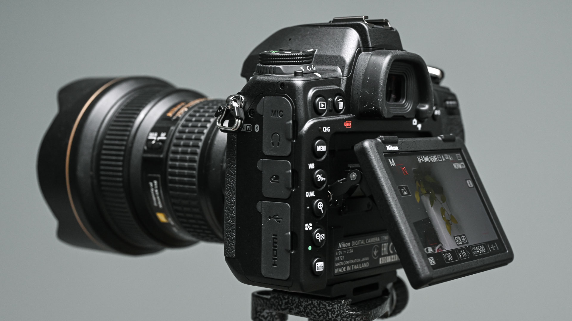 Rear screen tilting on the Nikon D780