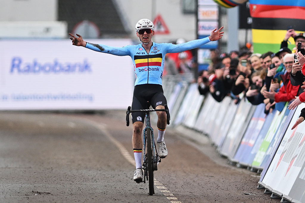HULST, NETHERLANDS - JANUARY 31: Aaron Dockx and Team Belgium celebrates at finish line as gold medalist winner during the 77th UCI Cyclo-Cross World Championships 2026 - Men&amp;apos;s U23 on January 31, 2026 in Hulst, Netherlands. (Photo by Luc Claessen/Getty Images)