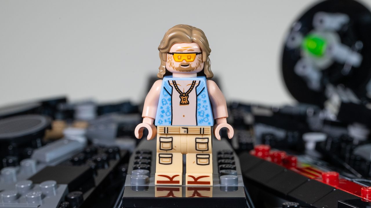 Lego Star Wars The Dark Falcon (75389) Beach Luke (front)