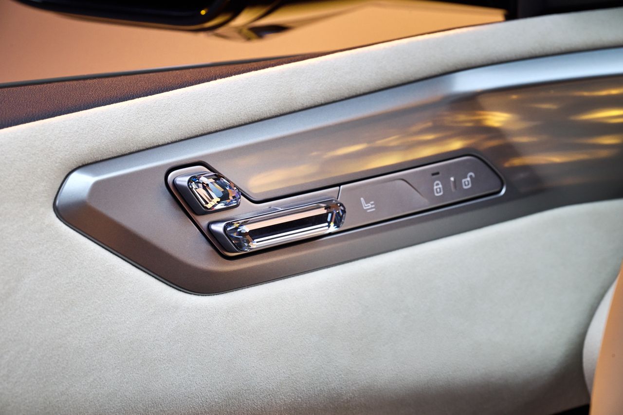 Interior design details in the BMW X5
