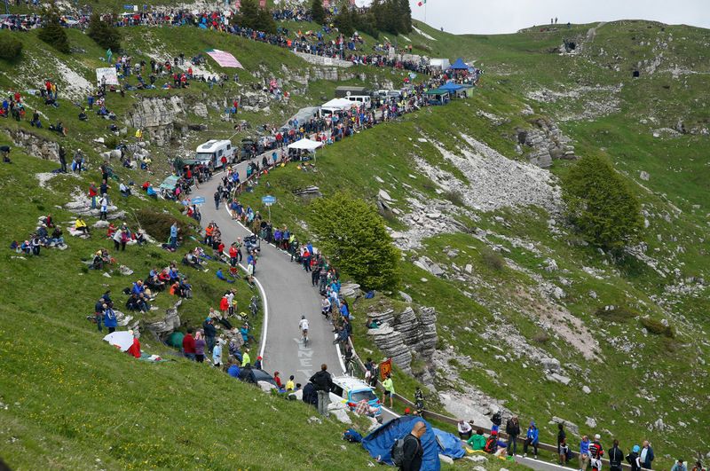 Michael Hepburn riding up Cima Grappa in the 2014 Giro time trial