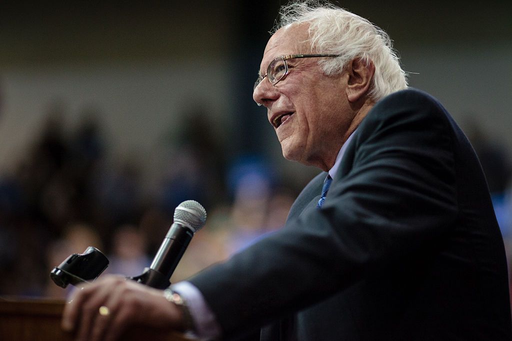 Bernie Sanders stumps in Salem, Oregon