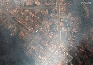 Before-and-after photos from Maxar's Worldview-1 satellite show the massive devastation of the California town Greenville by the Dixie Fire in August 2021.