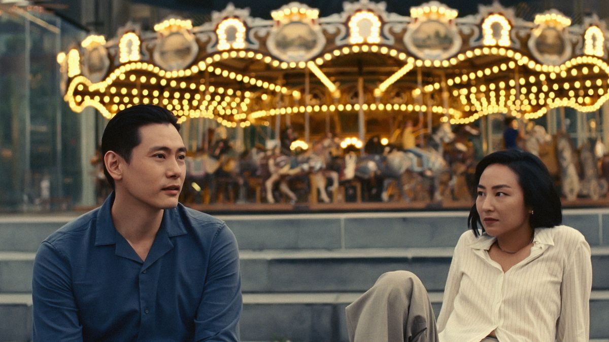 Teo Yoo and Greta Lee in Past Lives