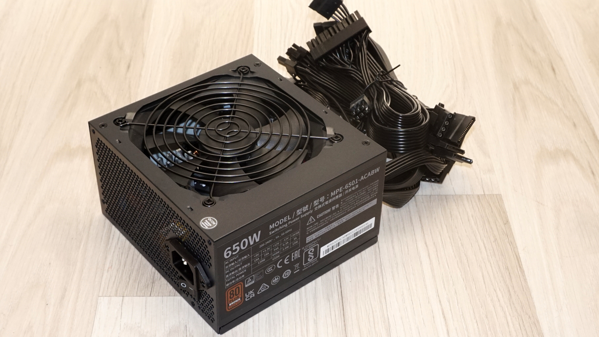 Cooler Master MWE Bronze V2 230V 650W