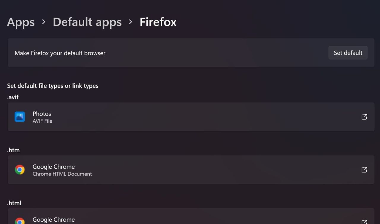 Microsoft Windows 11 default browser app comparison between Windows 11 updates