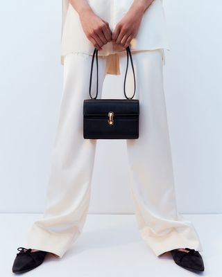 Symmetry 19 handbag by Savette