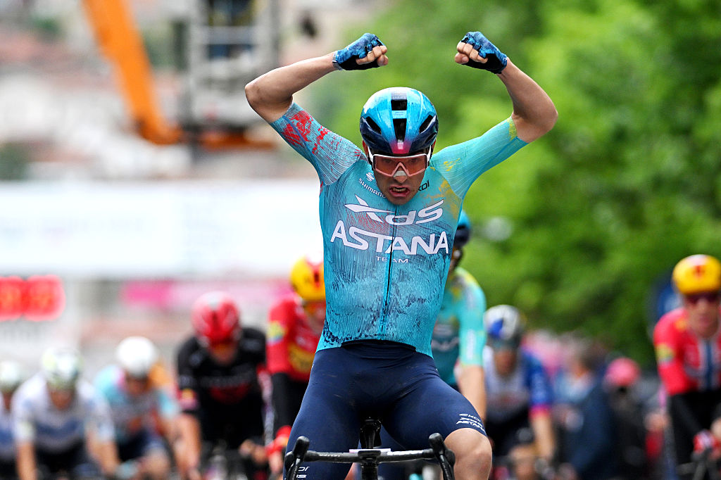Thomas Silva celebrates his win