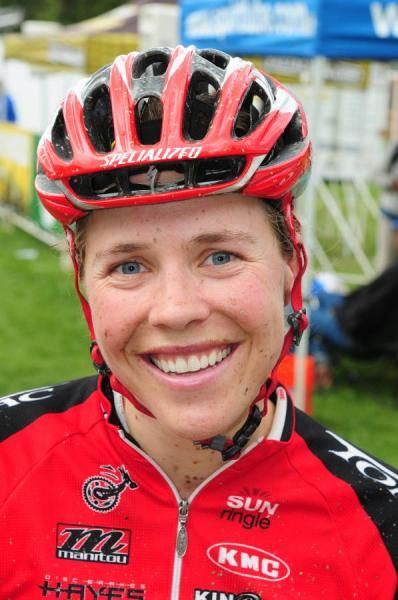 Amanda Carey (Kenda/Tomac) suffered an untimely flat tire.