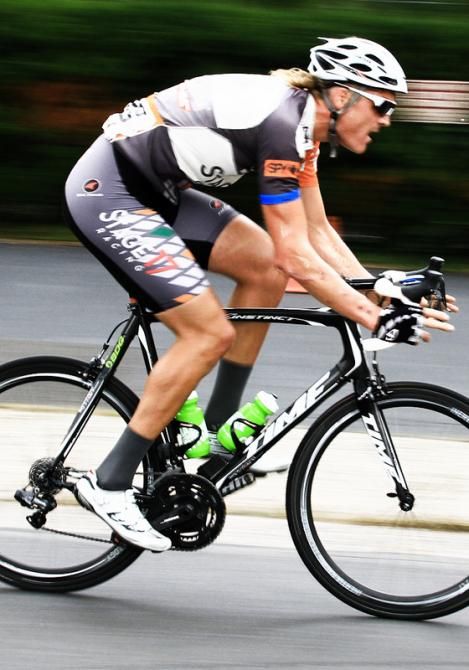 The tricky decent has Daniel Katz (Stage 17-Cylance) with both hands on the breaks.