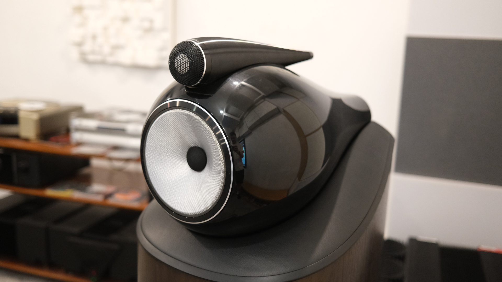 Bowers &amp; Wilkins listening room