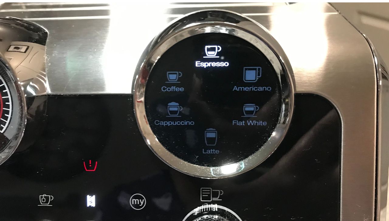 dials on the De'Longhi La Specialista Maestro