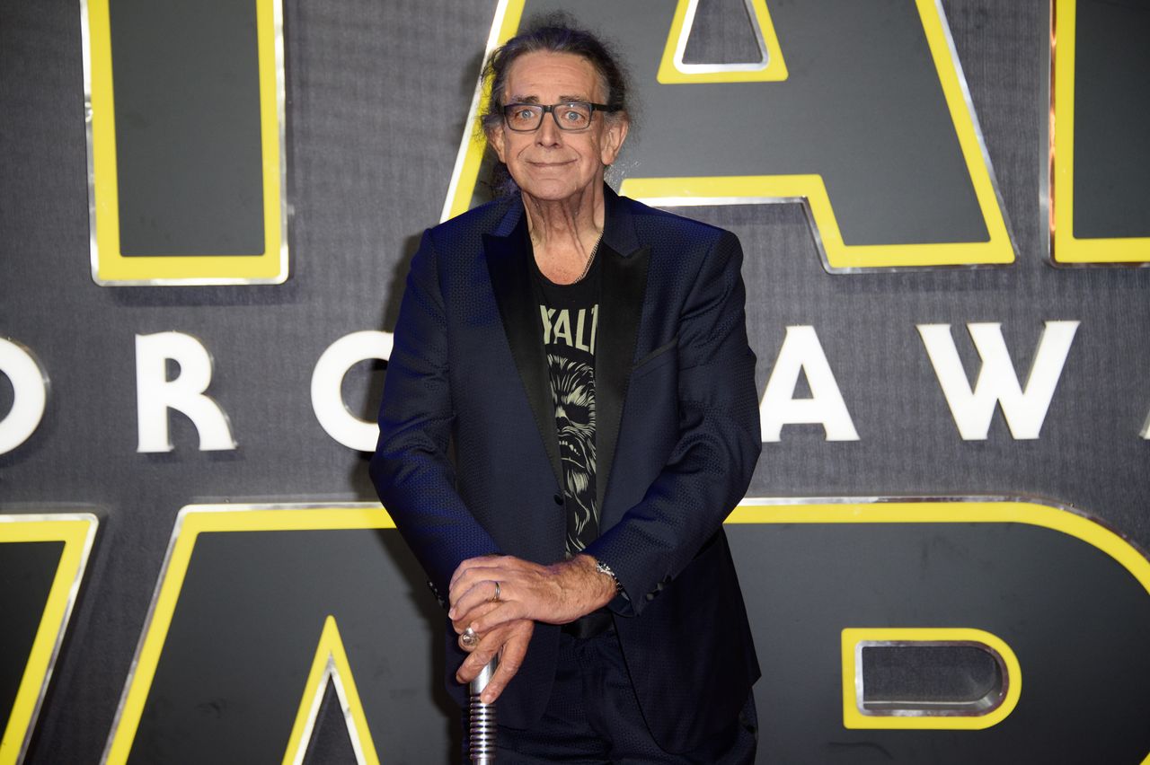 Peter Mayhew.