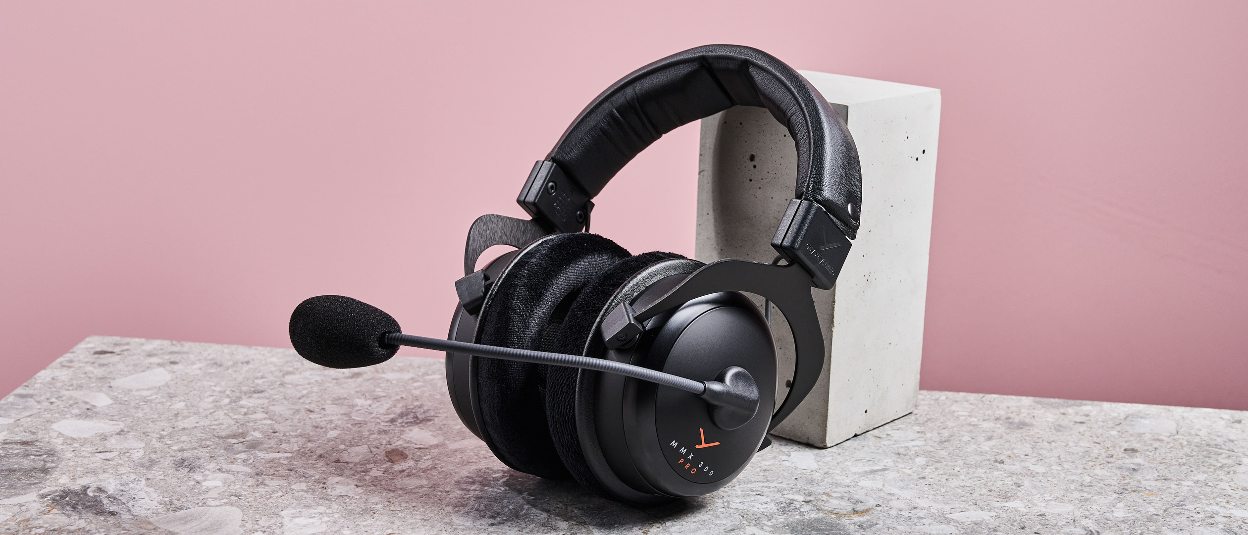 beyerdynamic-mmx-300-pro-review-a-wired-gaming-headset-low-on-features