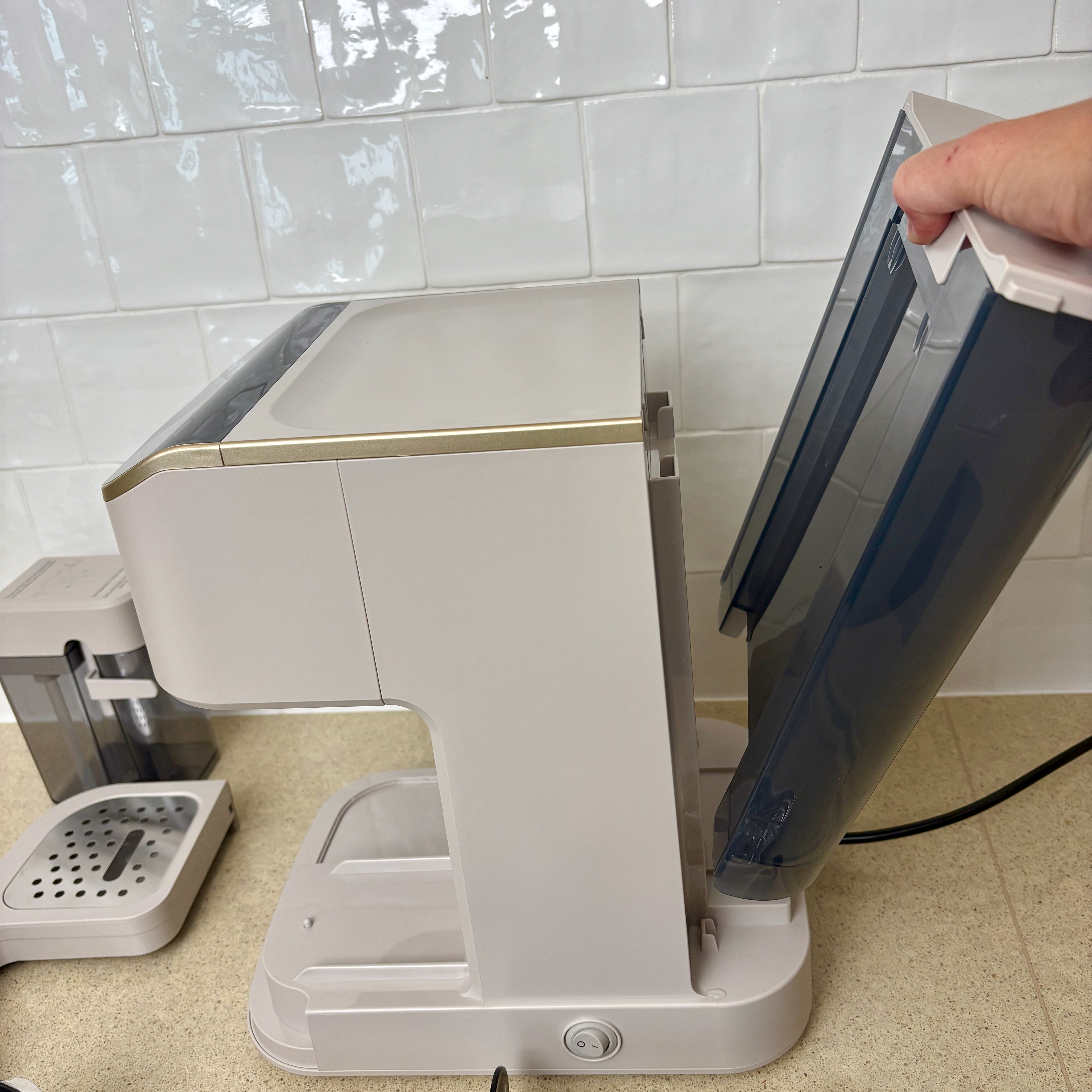 Testing the Russell Hobbs coffee machine