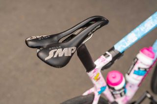 The Selle SMP Dynamic saddle on a Tour de Tietema rider's Cannondale bike.