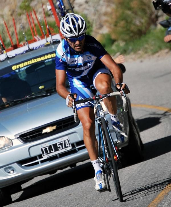 Leandro Messineo (Argentina) climbs alone to the finish line.