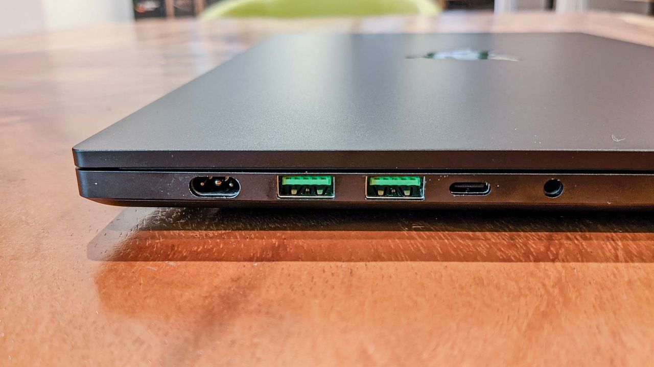 Razer Blade 15 ports