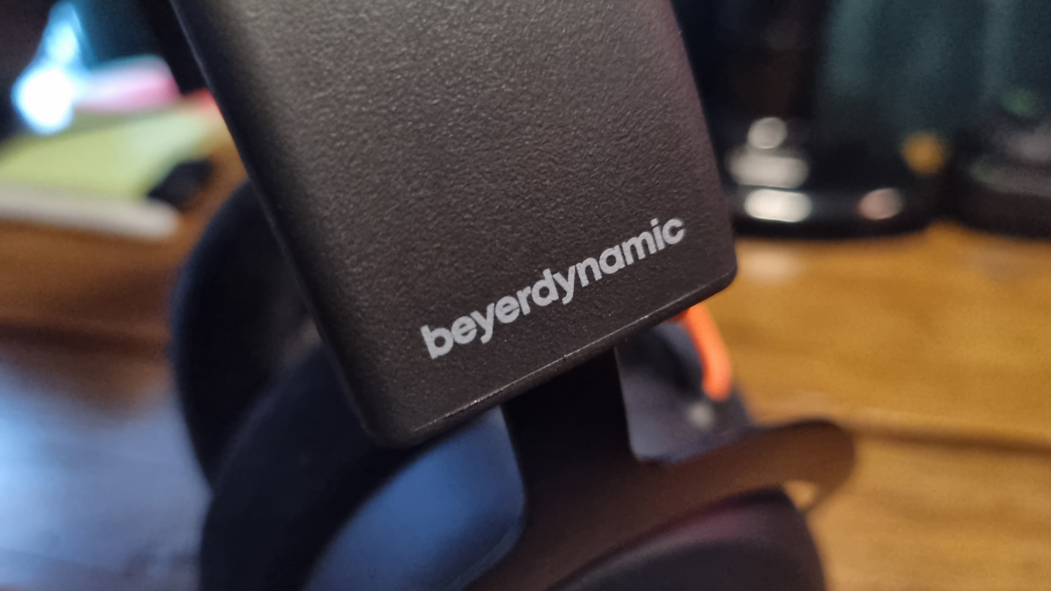 An image of the Beyerdynamic text on the side of the headband of a Beyerdynamic MMX 150 Wireless gaming headset
