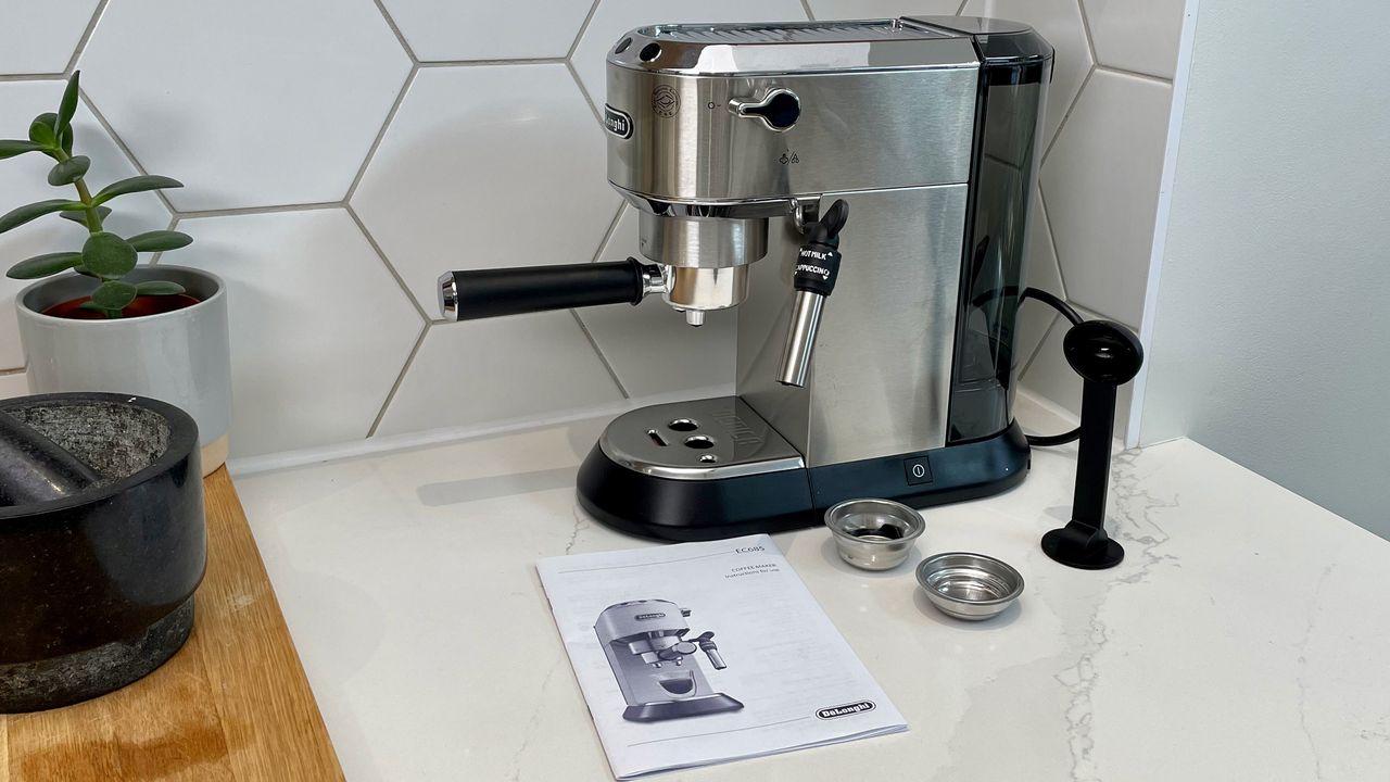 DeLonghi Dedica Style EC685 on a kitchen countertop