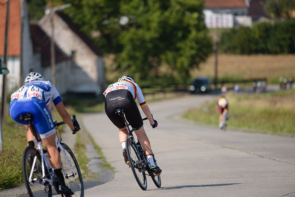 Mieke Kr&ouml;ger (CANYON//SRAM Racing) looks to bridge back to the leaders at the 108 km Stage 2 of the Lotto Belgium Tour 2016