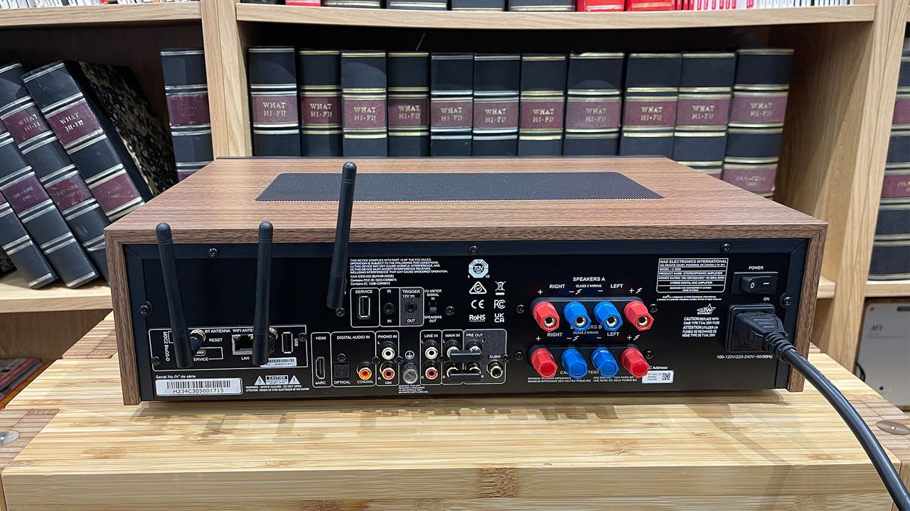 NAD C 3050 (with MDC2 BluOS-D module) streaming amplifier