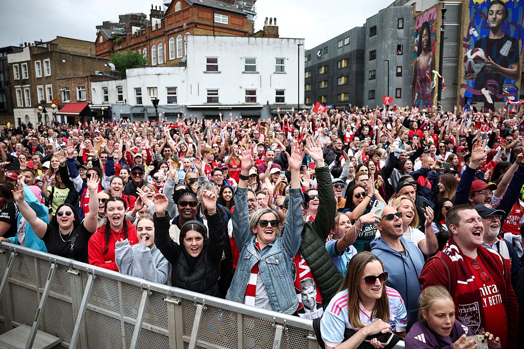 Arsenal fans celebrating