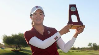 Rose Zhang with the trophy after her win in the 2023 NCAA Women’s Golf Championships in Scottsdale