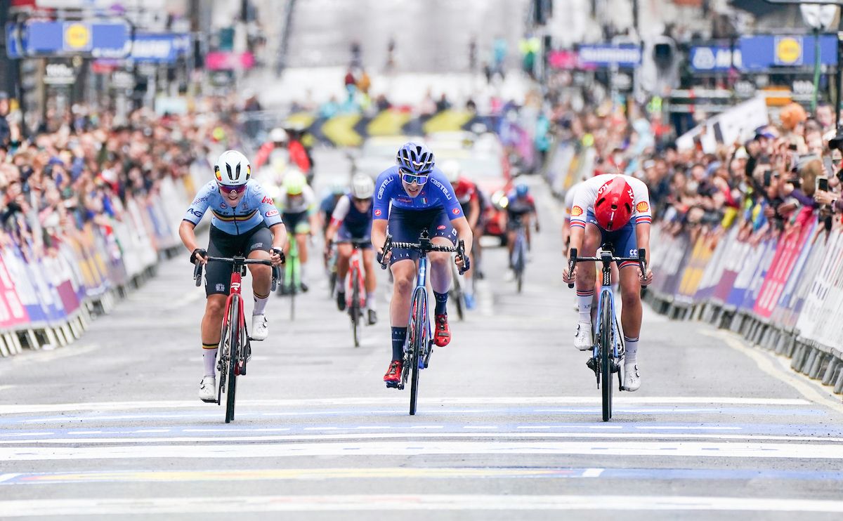 Cat Ferguson of Great Britain won silver and Fleur Moors of Belgium the bronze medal in the Junior Women's road race