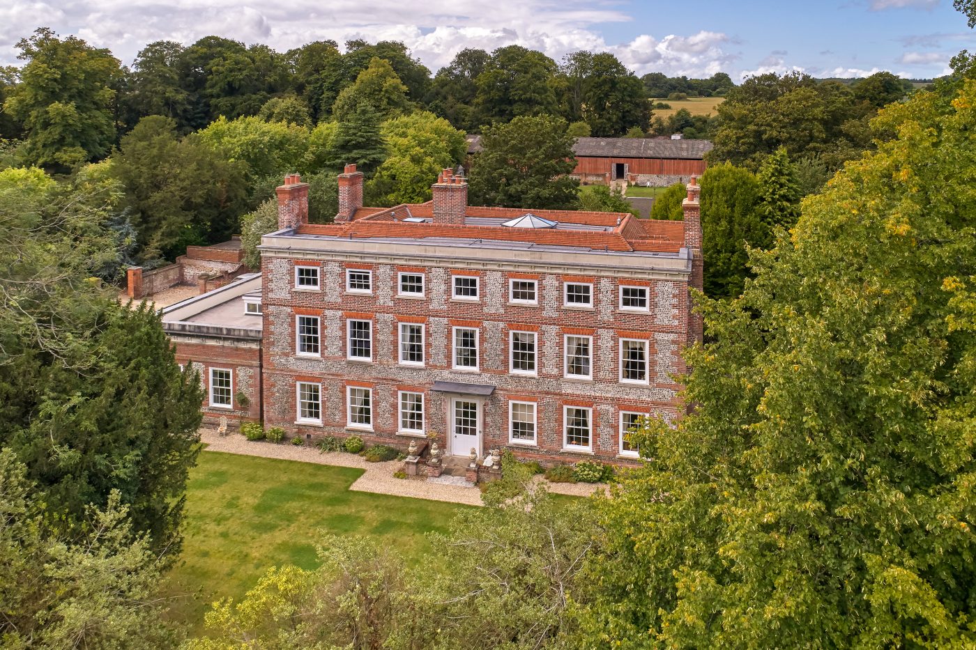 Cholderton-House-Cholderton-Wiltshire-EXT-AERIAL-1-e1577968517720.jpg