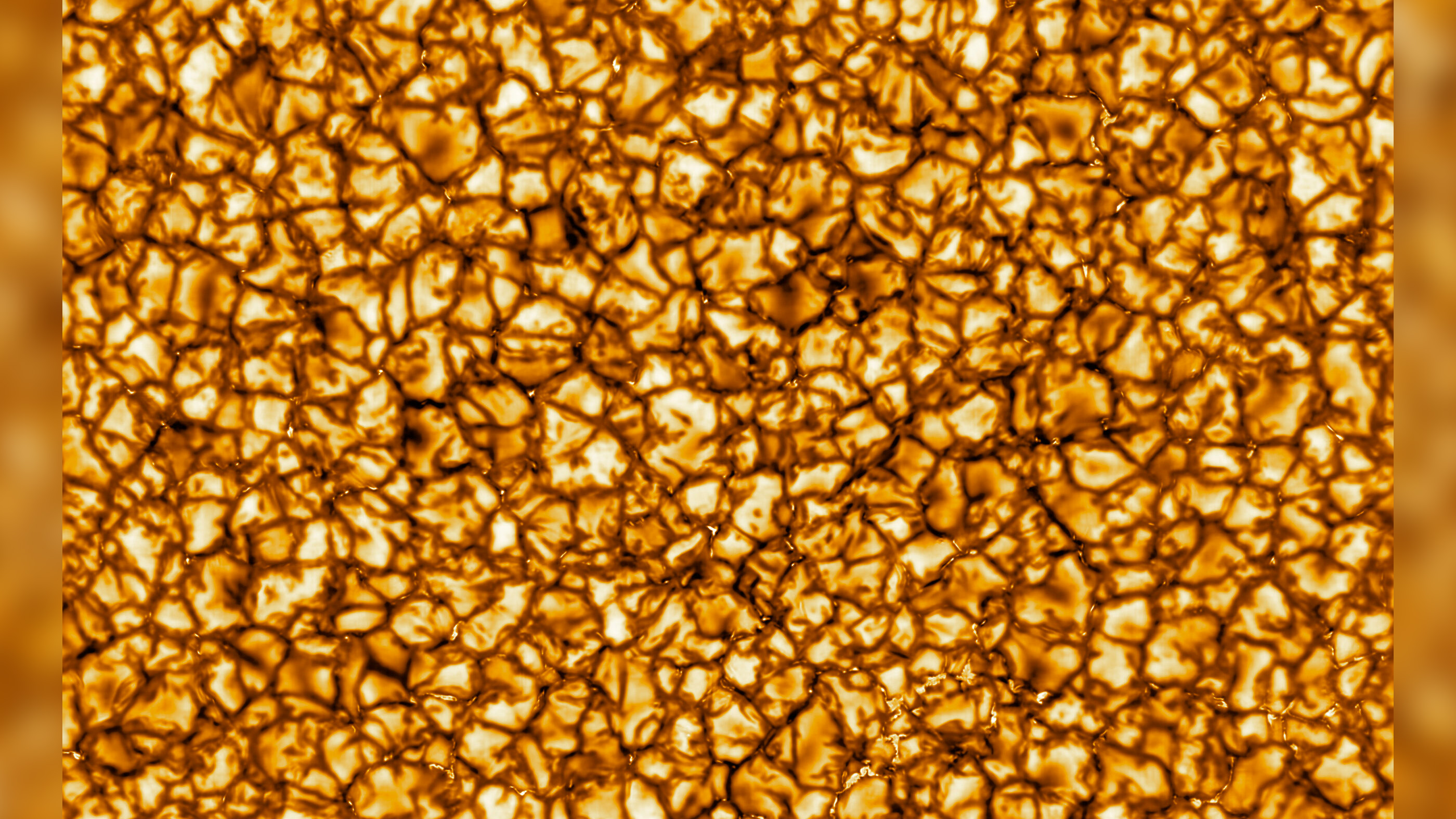 La première image du soleil publiée par le télescope solaire Daniel K. Inouye est l'image la plus haute résolution de notre étoile à ce jour.