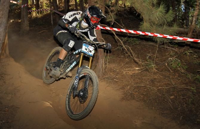 Jack Moir took third in the elite men's downhill